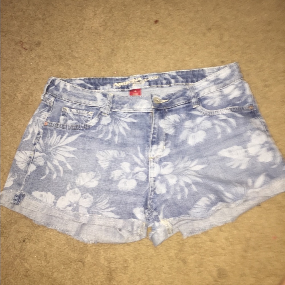 Arizona Hibiscus Print Jean Shorts